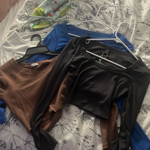 4 long sleeve crop tops - Picture 1 of 1